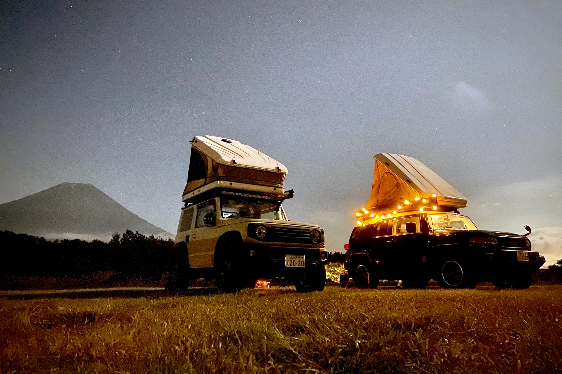Suzuki Jimny Sierra and FJ Cruiser Camping at Mt Fuji at Night