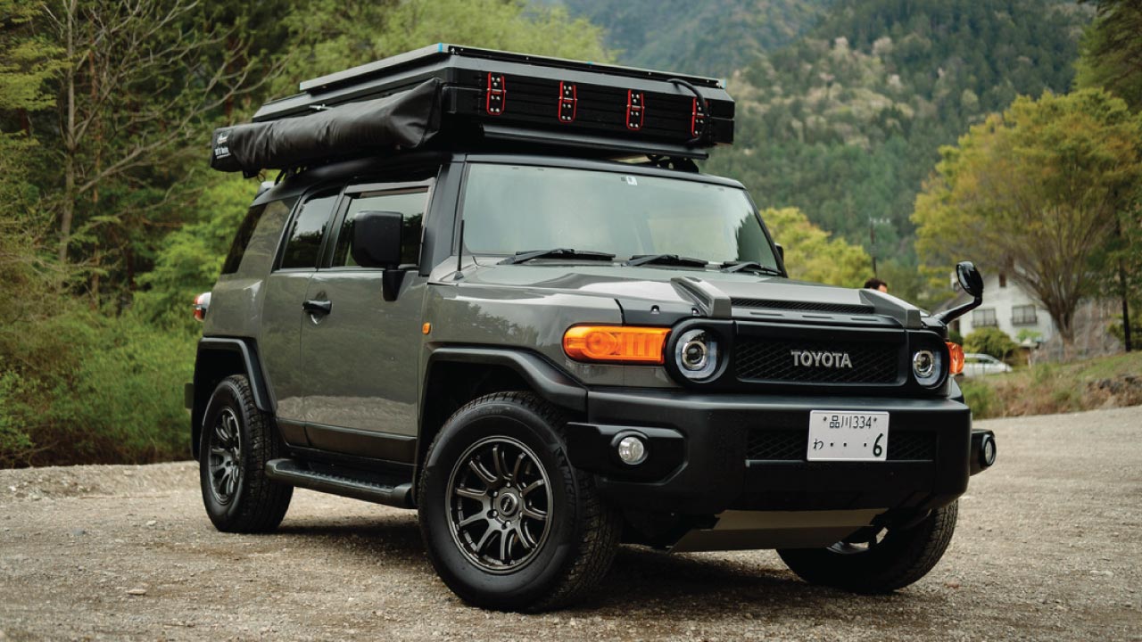 Watch the Toyota FJ Cruiser Gray demo video